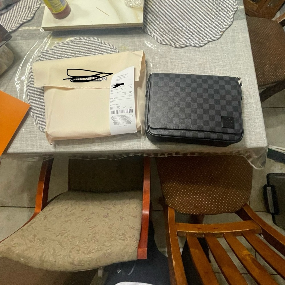 Louis vuitton messenger bags